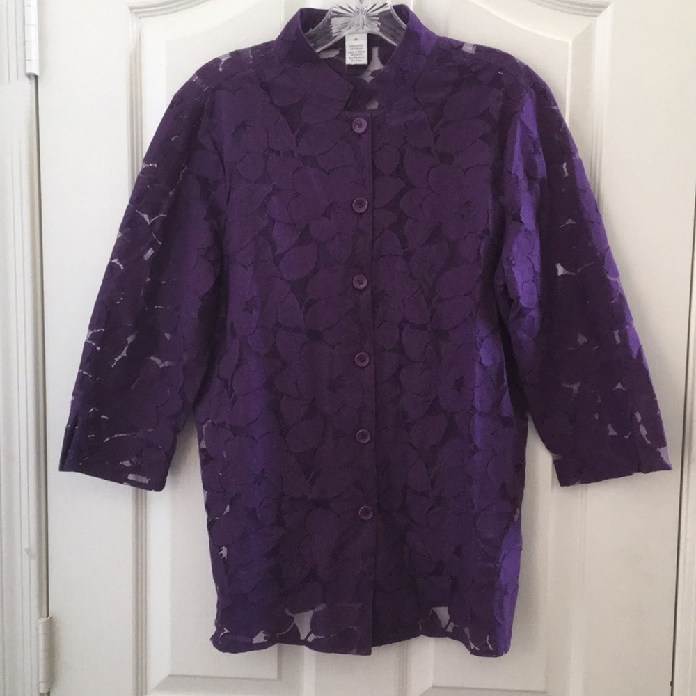 FINAL MARKDOWN Ladies’ Draper’s & Damon’s netted Blouse medium